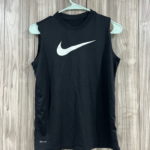 Nike Black Dri-FIT Sleeveless Shirt - Picture 1 of 4